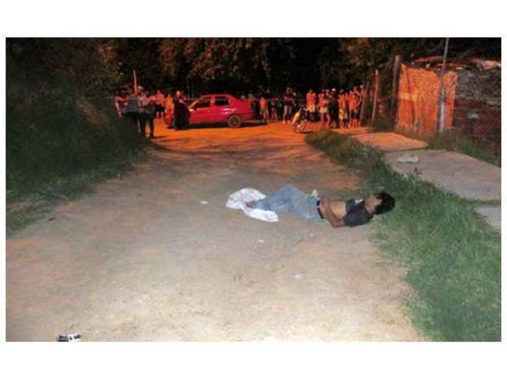 Por andar fuerte en moto lo matan de un tiro en la cabeza