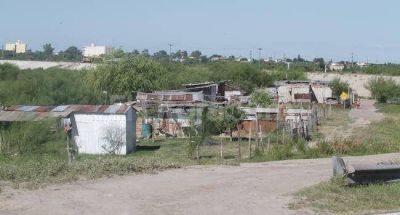 En la ciudad, hay unas mil familias que viven sobre �reas inundables