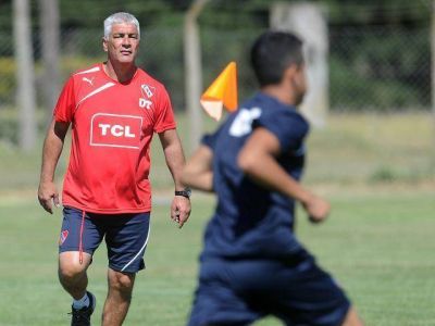 Ins�a hizo f�tbol y lo decor� con un gol
