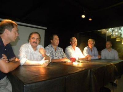 Alfons�n, Cobos y Sanz juntos en Bragado