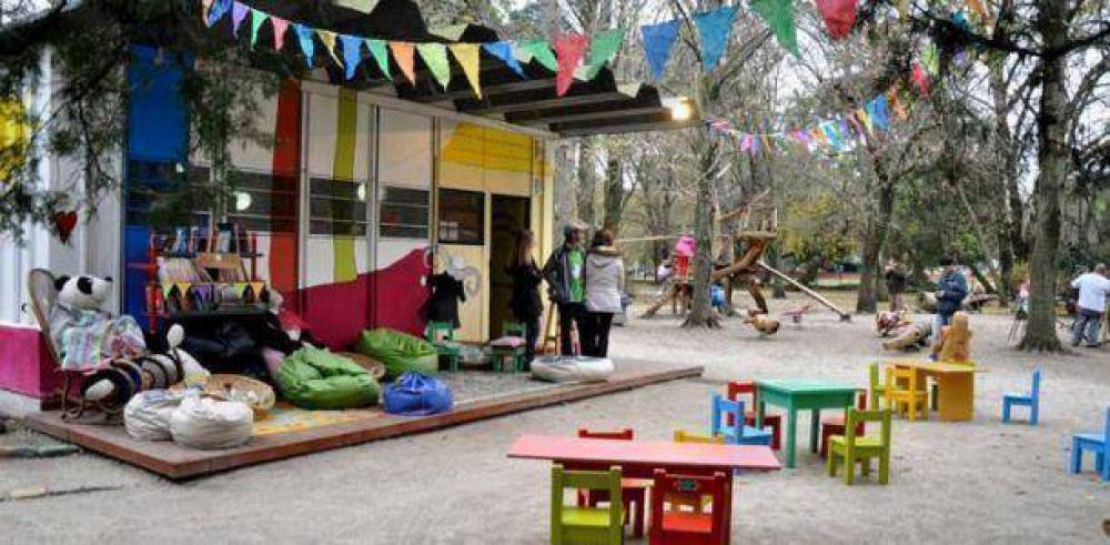 Saquearon la biblioteca �Del otro lado del �rbol�