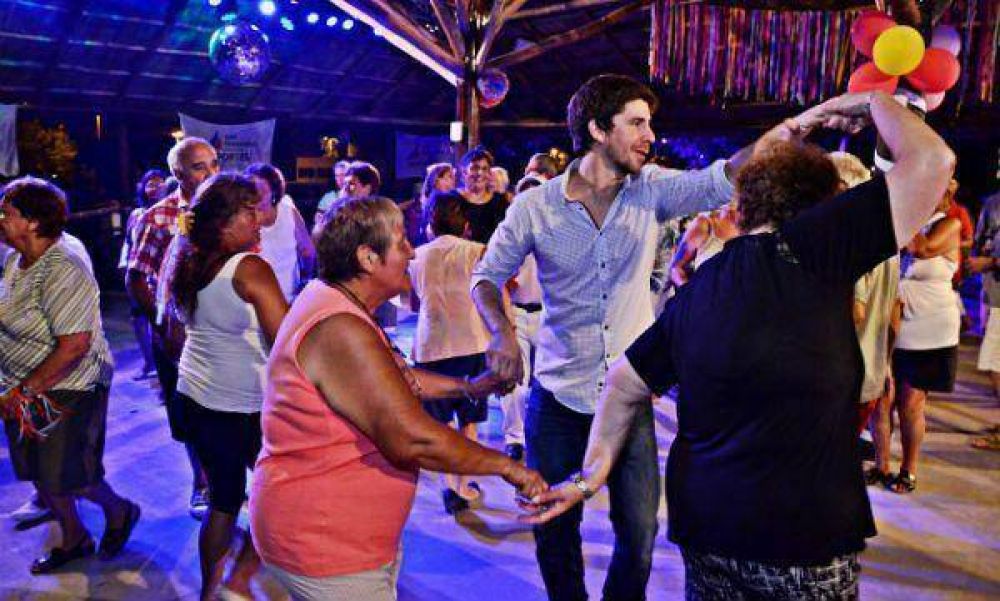 La colonia de abuelos de San Fernando celebr� con baile y cena