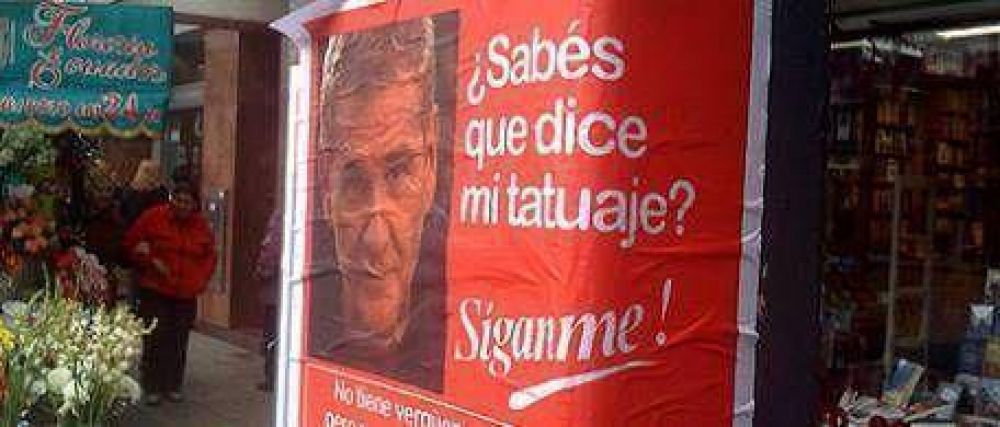 Sigue la guerra de afiches: ahora le toc� a De Narv�ez
