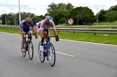 Larg� la �Doble Bragado� y pas� por Luj�n a toda velocidad