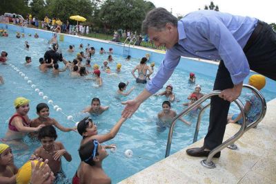 Macri recorri� la colonia de vacaciones del Parque de la Ciudad