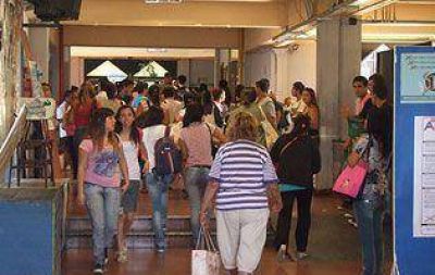M�s de 3200 inscriptos en el curso de ingreso de Sociales
