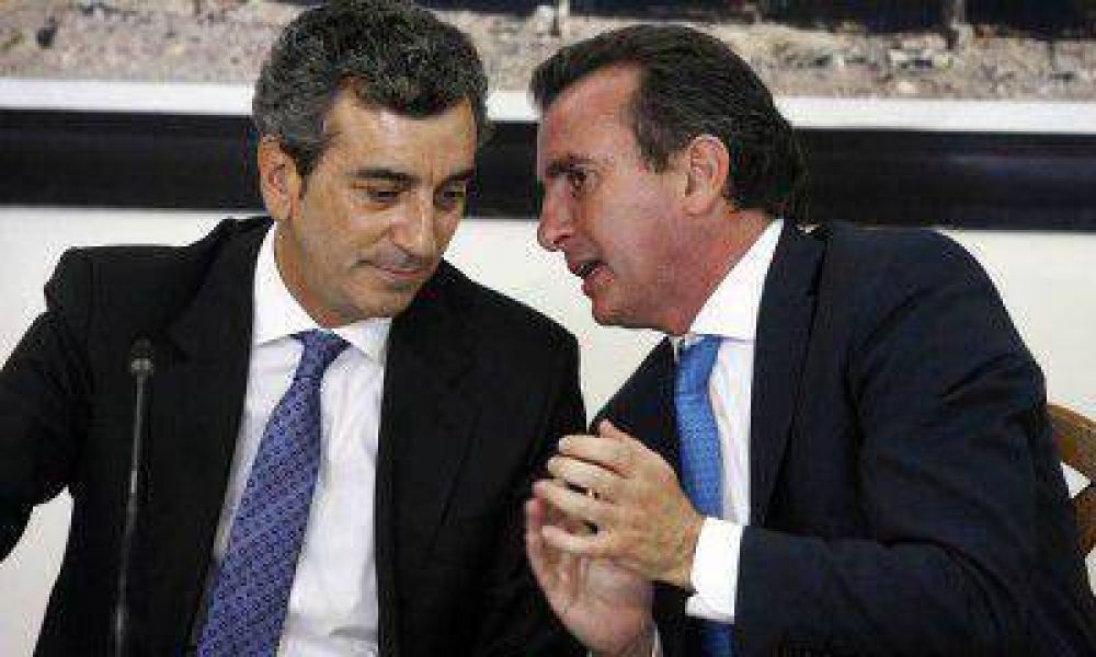 P�rez y Randazzo firmaron el decreto de creaci�n de la Agencia de Seguridad Vial