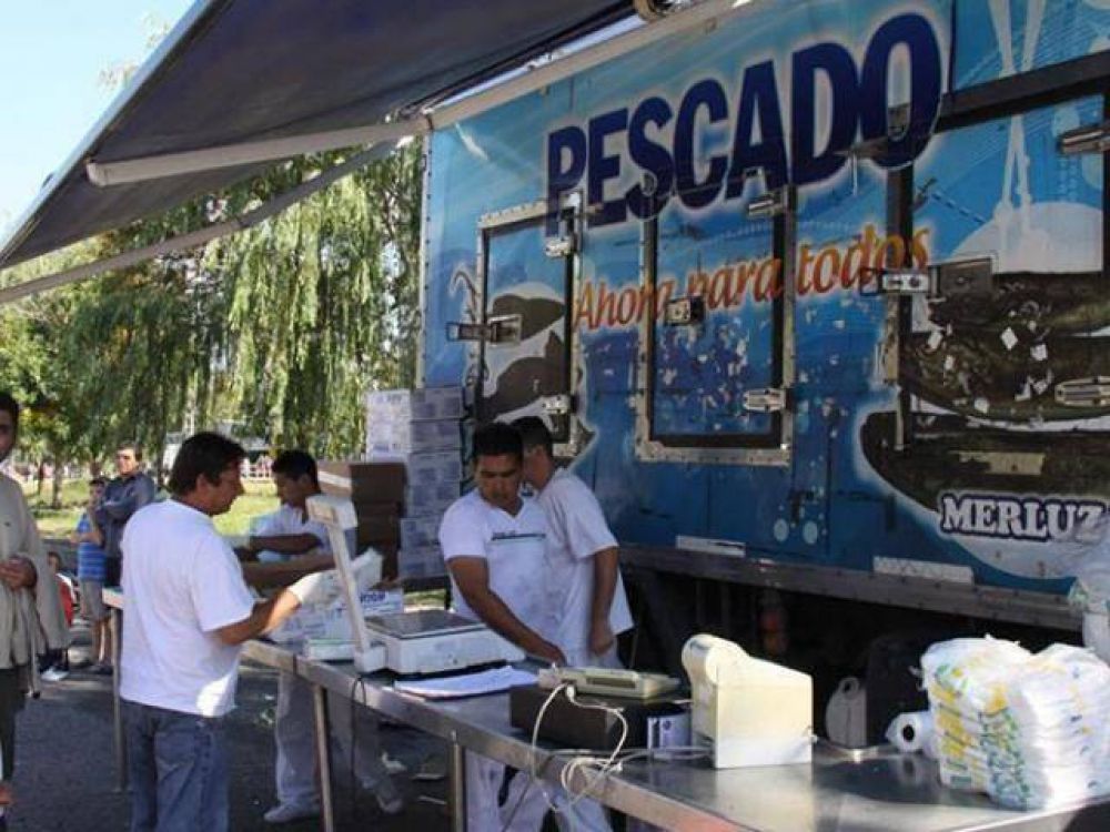 Pescado, frutas y verduras para todos en el distrito