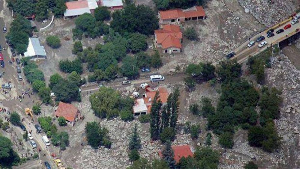Un helic�ptero santiague�o se sum� a la b�squeda de Carolina Sal