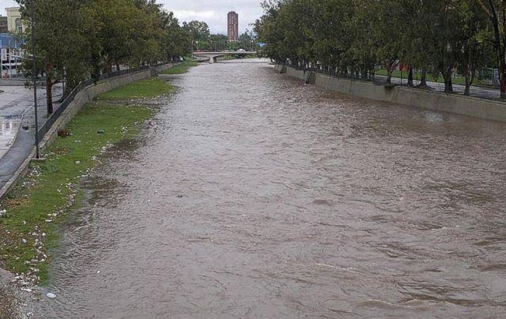 Llueve en C�rdoba y rige una alerta por tormentas fuertes
