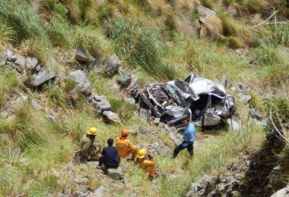 Desbarranc� un taxi en el Mirador del Sol: dos muertos y un herido grave 