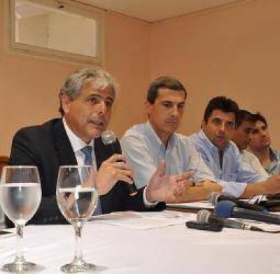 En mayo o junio el gobierno prev� otorgar otro aumento de sueldos