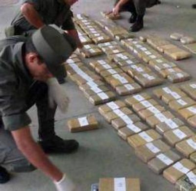 Detectan m�s de 100 kilos de coca�na en un veh�culo siniestrado