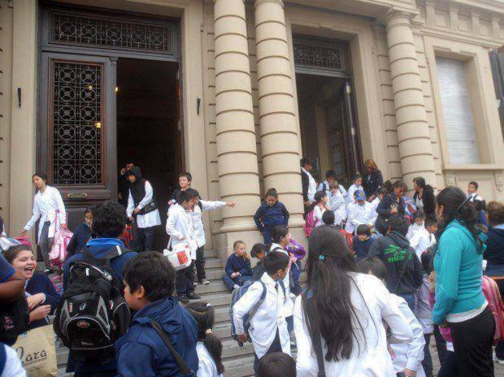 Abren sus puertas los establecimientos