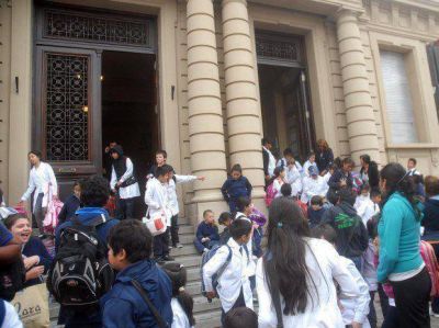 Abren sus puertas los establecimientos
