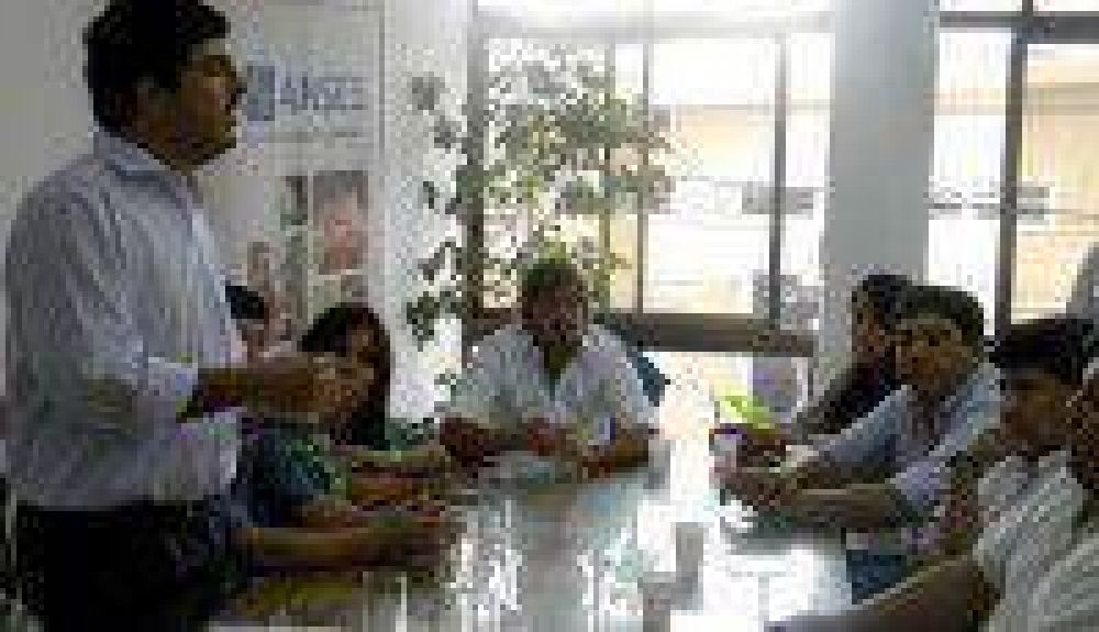German Fellner y titular de ANSES presentaron el Prog.r.es.ar a intendentes