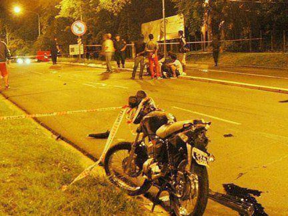 Un adolescente perdi� la vida cuando corr�a carreras con otros motociclistas 