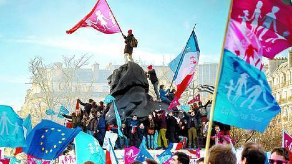 D�a de furia en Francia con marchas racistas y antigays