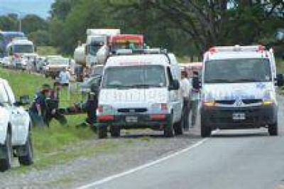 Cinco personas murieron en un accidente automovil�stico ocurrido en Salta. Mir� las fotos