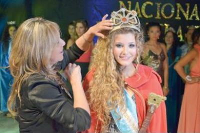 Nadia Celi es la nueva Reina Nacional del Atl�ntico Sur 