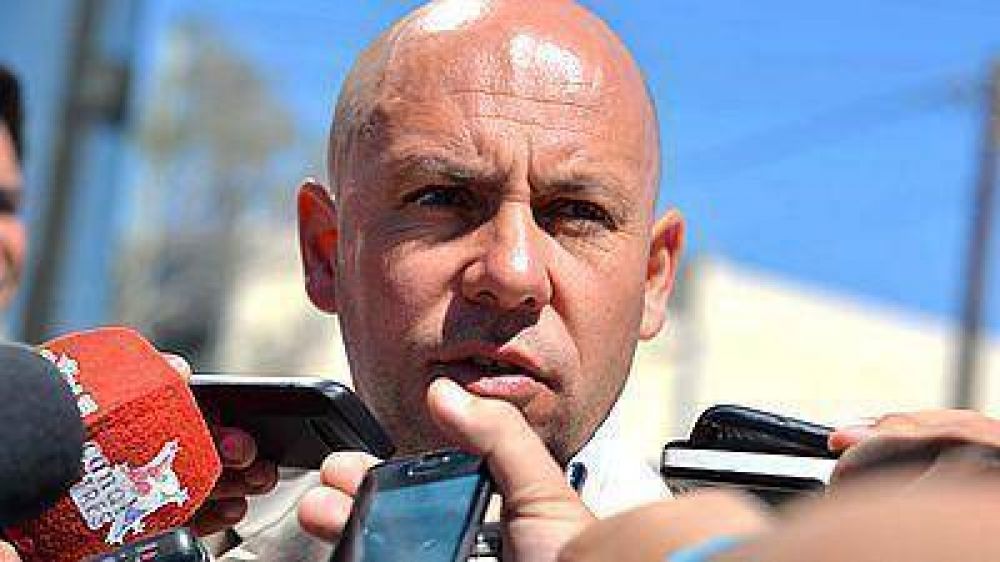 Sastre convoc� de urgencia al Consejo Municipal de Pesca 