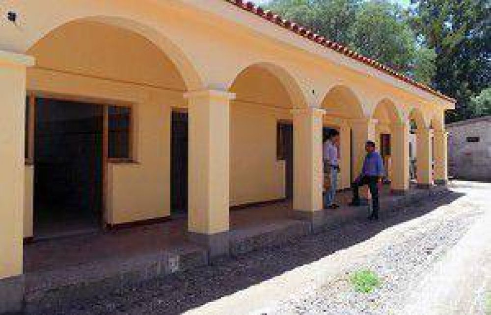 La Provincia invierte m�s de $1,5 millones en la obra del hospital de San Carlos