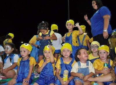 Cientos de chicos abrieron la primera noche de los Corsos