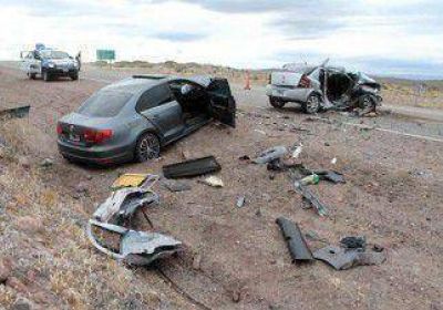 Tres muertos y dos heridos graves tras un choque frontal en la Ruta 237  