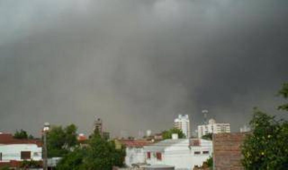 Alerta por tormentas fuertes y posible ca�da de granizo en la Provincia