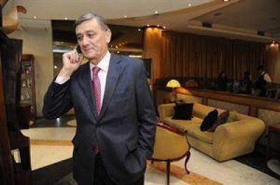 Hermes Binner dijo que "seguramente" existen sectores que especulan con el fin del Gobierno antes de 2015