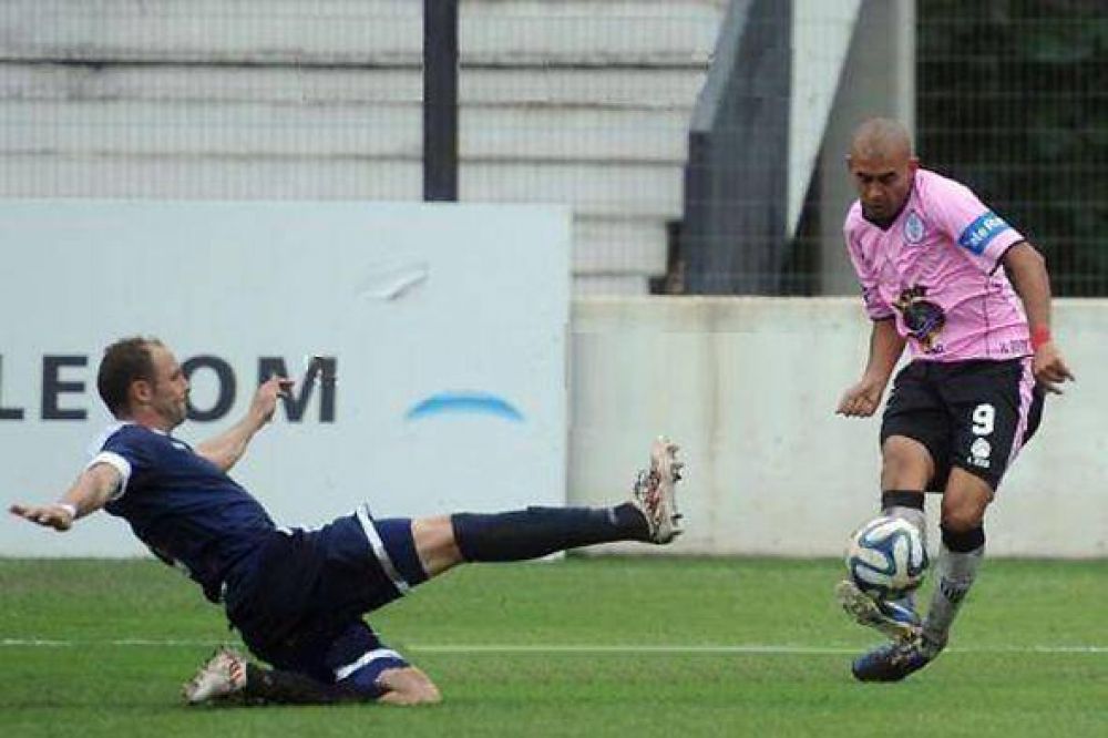 F�nix se qued� y Acassuso aprovech�