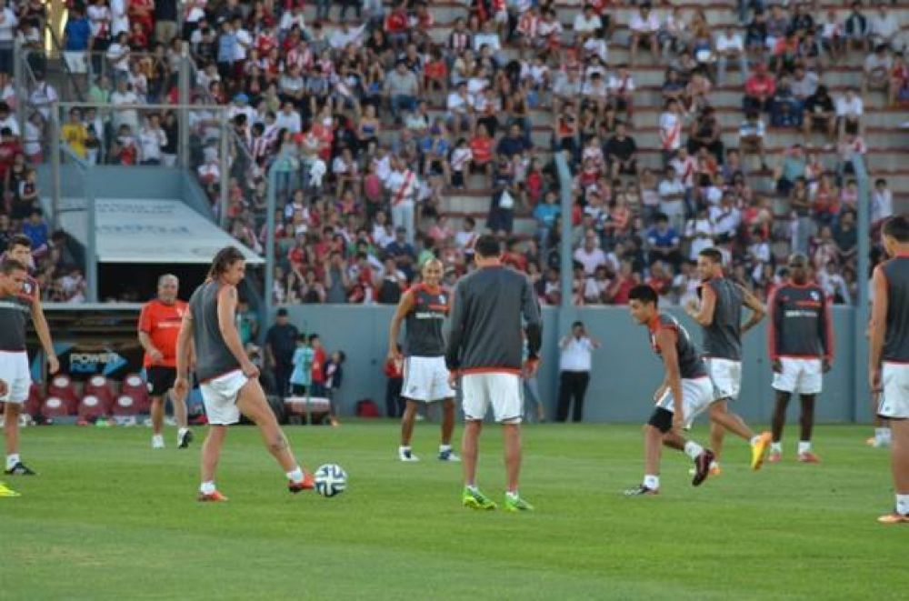 River volvi� a entrenar a puertas abiertas en el Juan Gilberto Funes