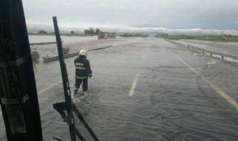Temporal: Liberaron el corte en Ruta 9 a la altura de Ramallo y rige el alerta por nuevas lluvias