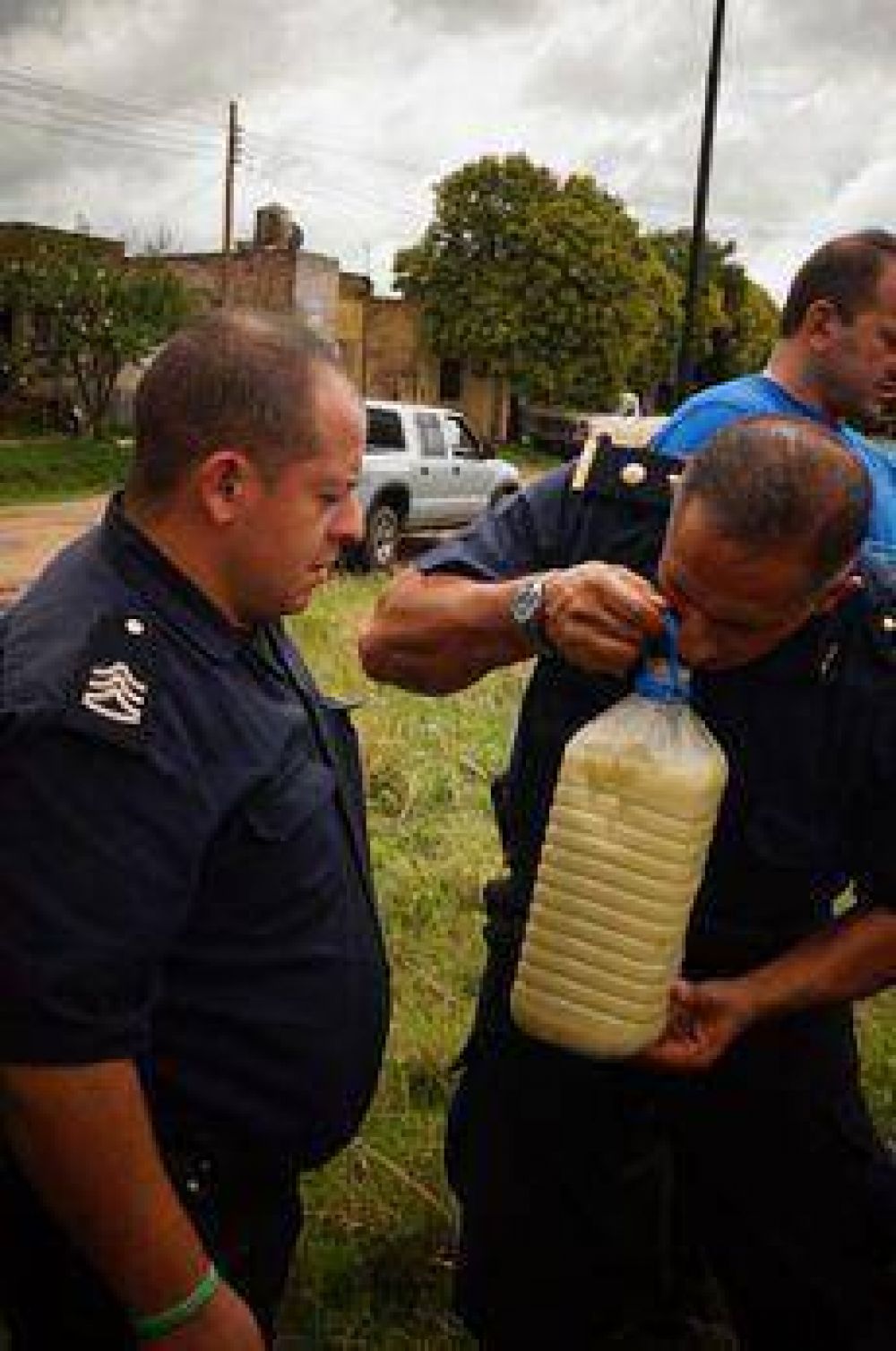 Contaminan el agua de red de hidrocarburo y afect� a cientos de familias 