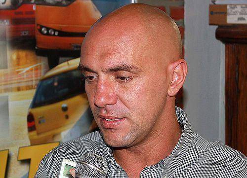Investigan a inspector de tr�nsito que aparece en un video recibiendo supuesta coima
