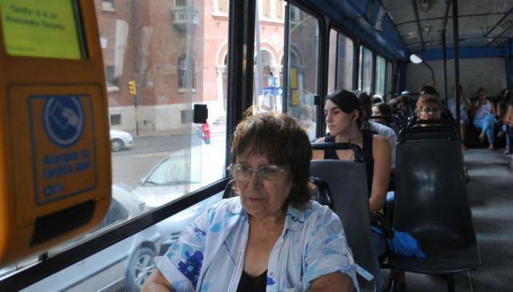 Volvi� a bajar la cantidad de pasajeros del transporte urbano