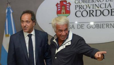 Scioli y De la Sota pidieron que se convoque a un pacto social