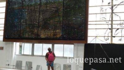 Arte en el hall municipal: �Le pagaron 15 mil pesos a una persona que no es ninguno de los expositores�