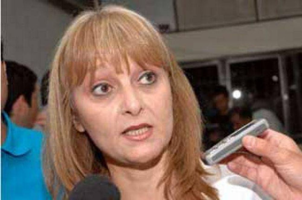 Petrovich: "La discusi�n salarial es determinante para el inicio de clases"