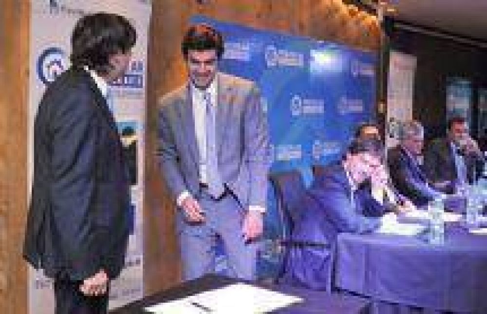 El Gobernador Urtubey firm� la adhesi�n de Salta al programa de precios para Pro.Cre.Ar