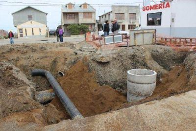 El municipio comenz� la conexi�n final de la Colectora Sarmiento 