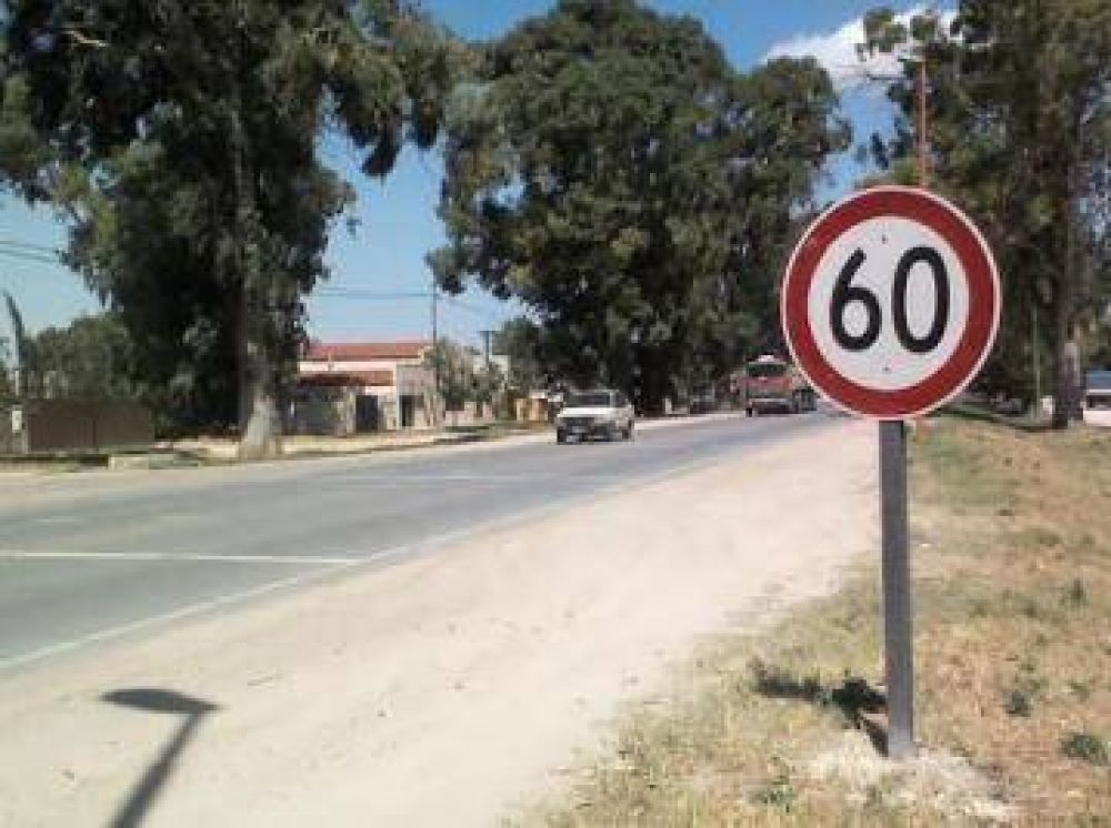 DNV coloc� se�ales de tr�nsito verticales en Ruta 228