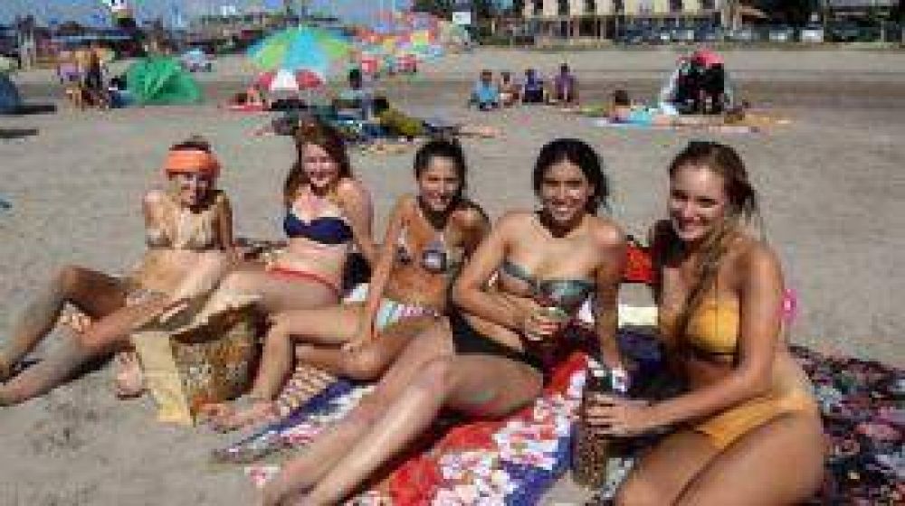 Sanjuaninas emancipadas disfrutan �solas� de las playas serenenses