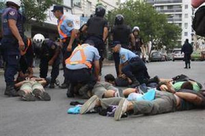 Tras la suba del boleto en C�rdoba hubo incidentes y detenidos