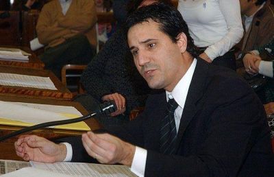 �Las becas a deportistas se entregan de forma arbitraria�