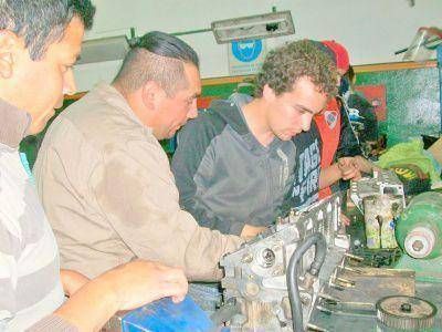 SMATA CONTINUA LA INSCRIPCI�N PARA LOS CURSOS DE CAPACITACI�N LABORAL DEL CICLO 2014