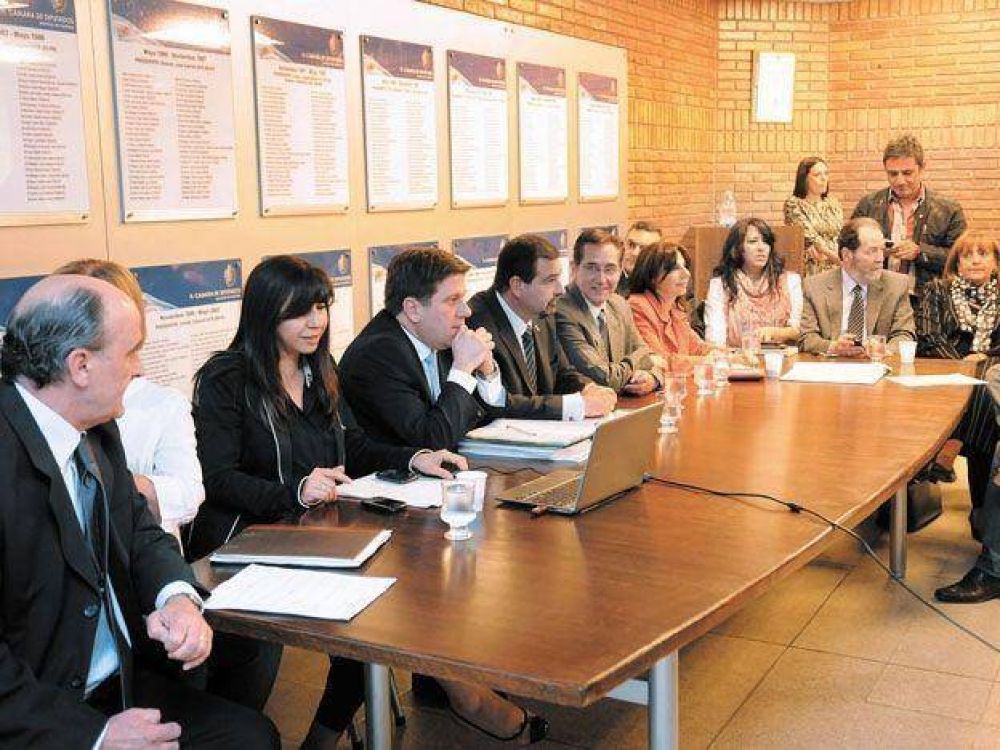 La oposici�n le pide a Paco sincerar todos los n�meros
