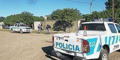 Persona detenida y motocicleta secuestrada en allanamiento en el barrio San Isidro Labrador