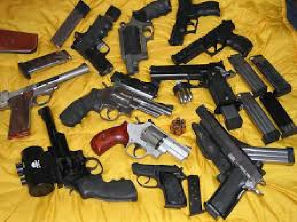 Renar proh�be armas de fuego en vidrieras