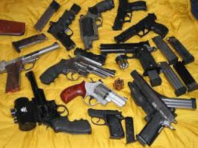 Renar proh�be armas de fuego en vidrieras